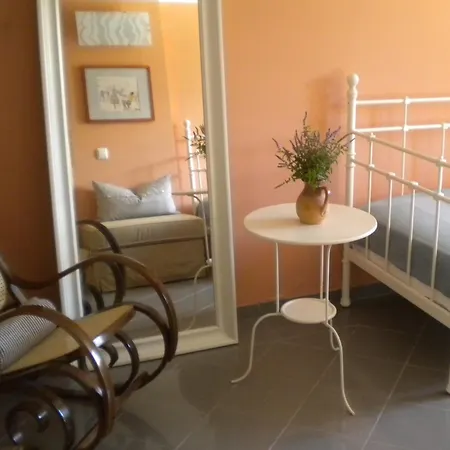 Steinhaus In Leonido Mit Parkplatz Holiday home