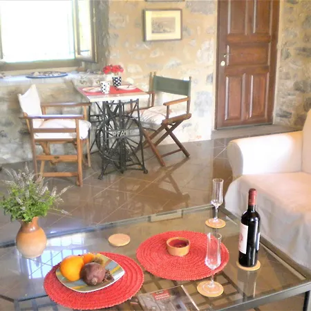 Steinhaus In Leonido Mit Parkplatz Holiday home