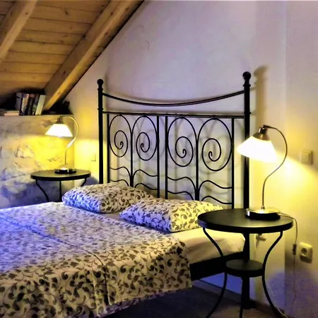 Steinhaus In Leonido Mit Parkplatz * Leonidio